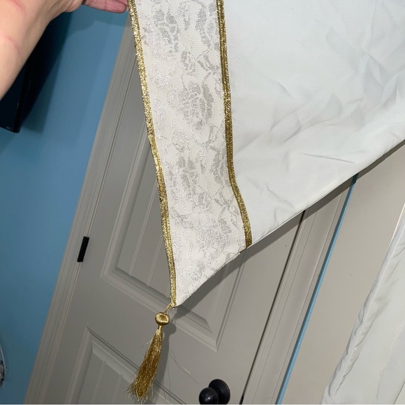 Elegant Morrocan, kaftan gown, white embroidered with gold, trim, dress and vest - Picture 7 of 14